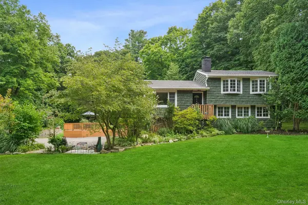 212 Old Albany Post RD, Garrison, NY 10524