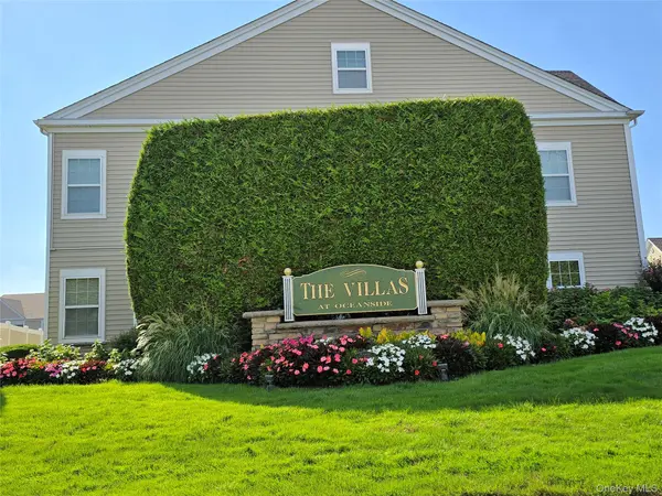 19 Strangford CT, Oceanside, NY 11572