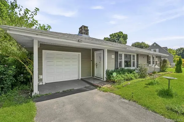 105 Pine DR, New Windsor, NY 12553