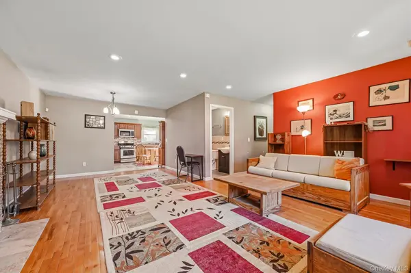 105 Pine DR, New Windsor, NY 12553