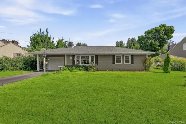 105 Pine DR, New Windsor, NY 12553