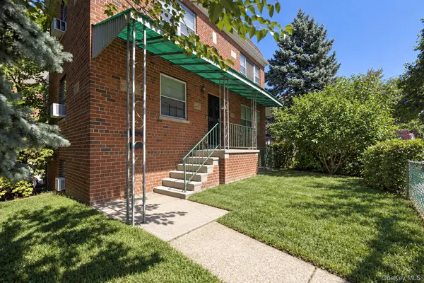 1526 Ericson PL, Bronx, NY 10461