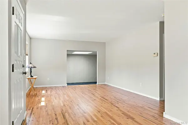 79 39th ST, Islip, NY 11751