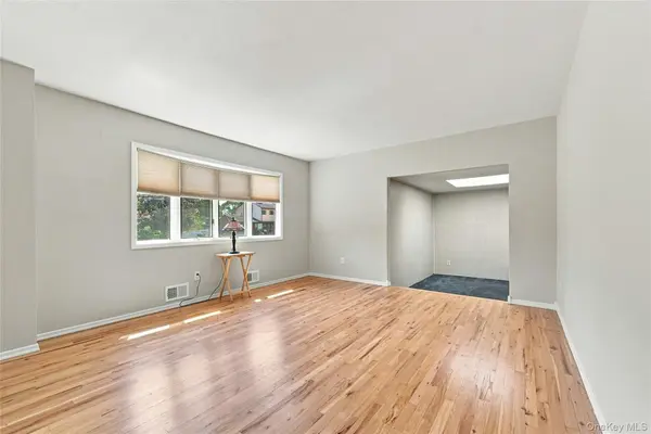 79 39th ST, Islip, NY 11751
