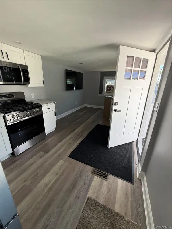 150 Main ST #1, Islip, NY 11751