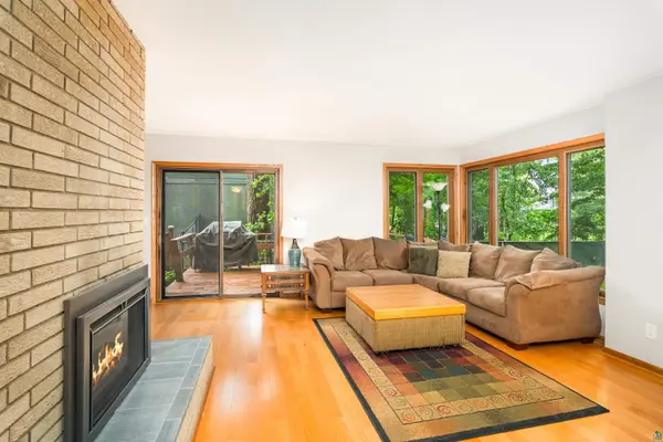 1960 Hartley Rd, Duluth, MN 55803