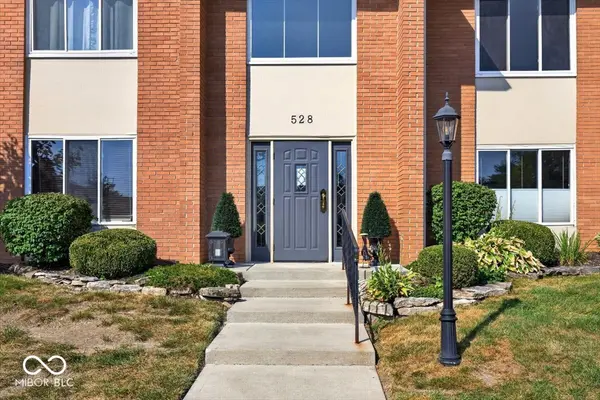 528 E Hunters DR #D, Carmel, IN 46032