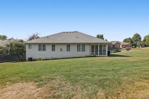 1403 White Oak TRL, Godfrey, IL 62035