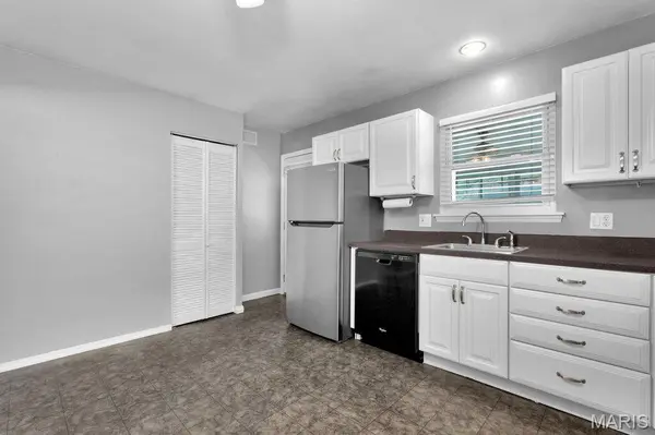 872 Hyde Park DR, Arnold, MO 63010