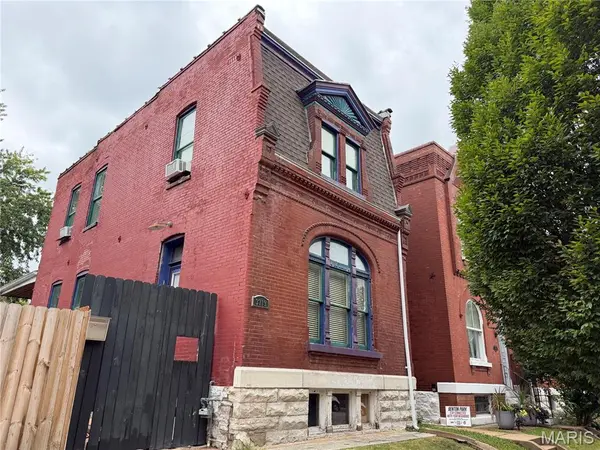 3319 Wisconsin AVE, St Louis, MO 63118