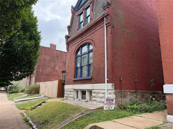 3319 Wisconsin AVE, St Louis, MO 63118