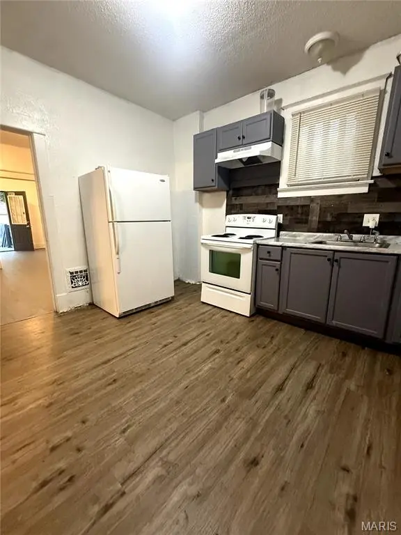 5651 Highland AVE, St Louis, MO 63112