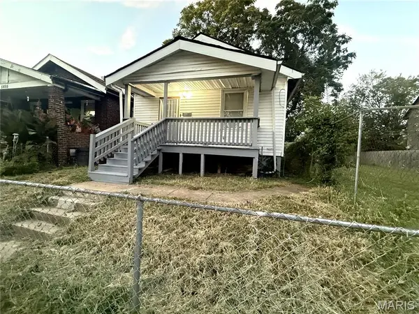 5651 Highland AVE, St Louis, MO 63112