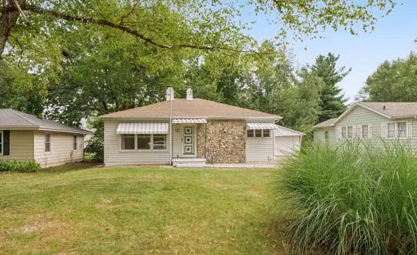 705 Dover PL, Champaign, IL 61820