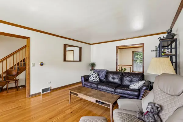 328 Eastern AVE, Barrington, IL 60010