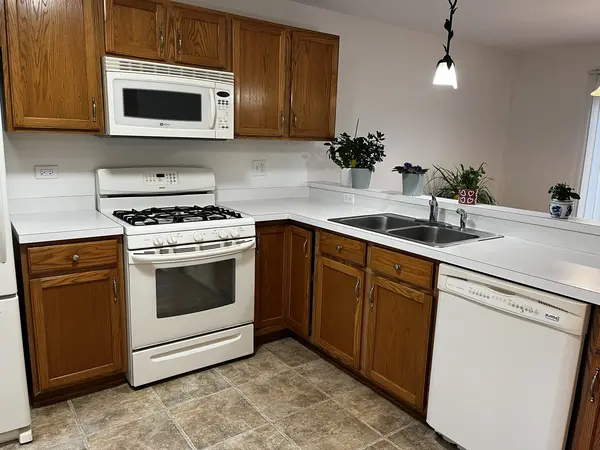 2117 Orchard LN #2117, Carpentersville, IL 60110