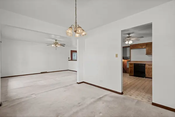 22W313 1 ST ST, Glen Ellyn, IL 60137