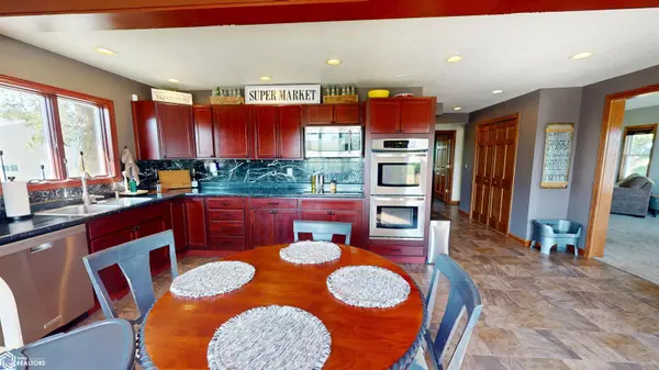 2326 Salina RD, Fairfield, IA 52556