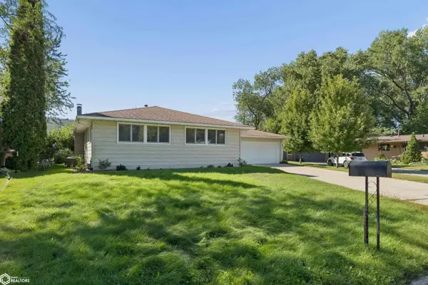 34 Winnebago CT, Mason City, IA 50401