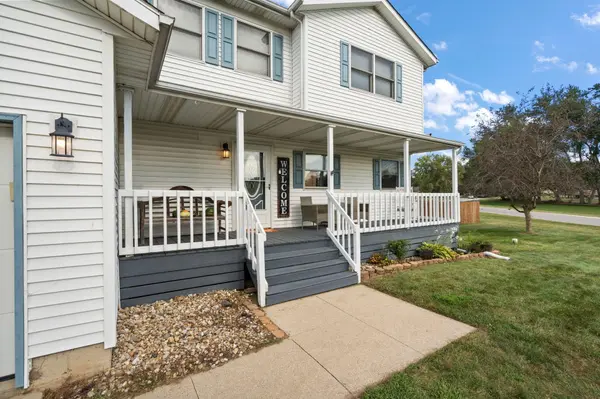 1611 N Crest View LN, La Porte, IN 46350