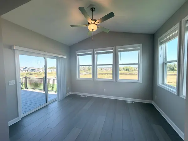 5184 Long Pointe Bay, Woodbury, MN 55129