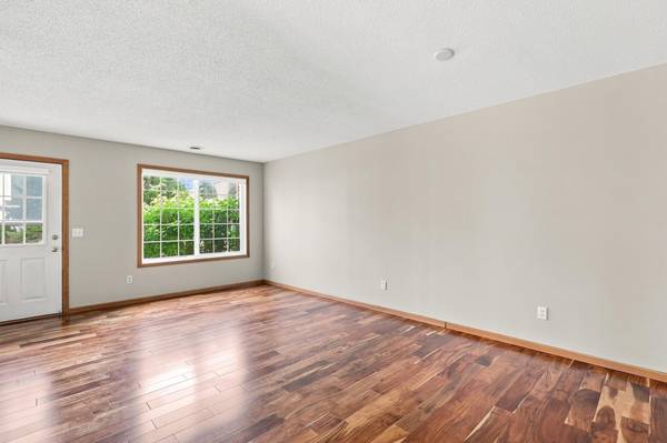 1216 Elmwood AVE, Shakopee, MN 55379