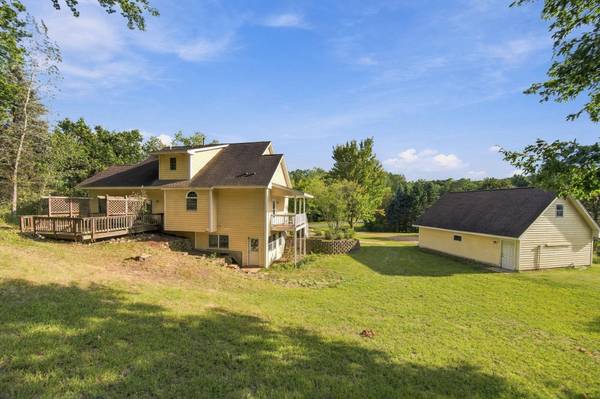 426 Rolling Hills LN, Hudson, WI 54016