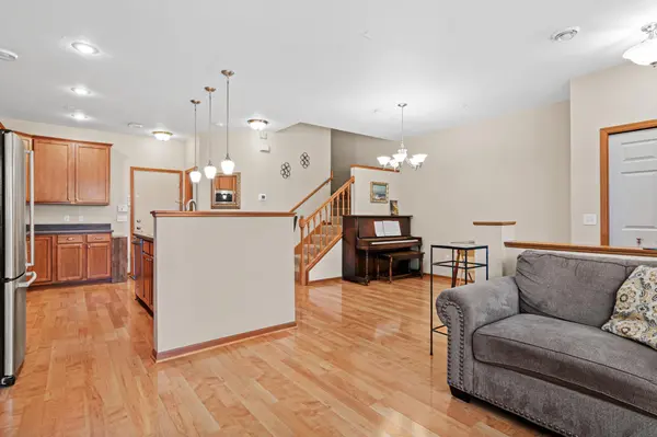 4828 Bisset LN #8505, Inver Grove Heights, MN 55076