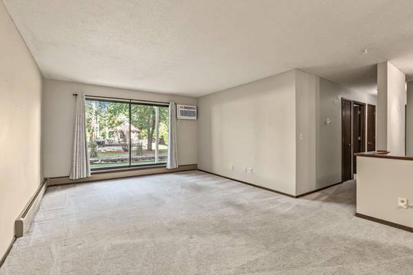 3916 Foss RD #104, Saint Anthony, MN 55421