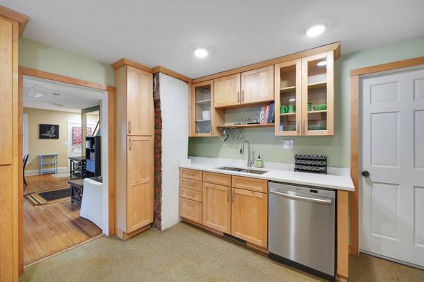 210 W 43rd ST, Minneapolis, MN 55409