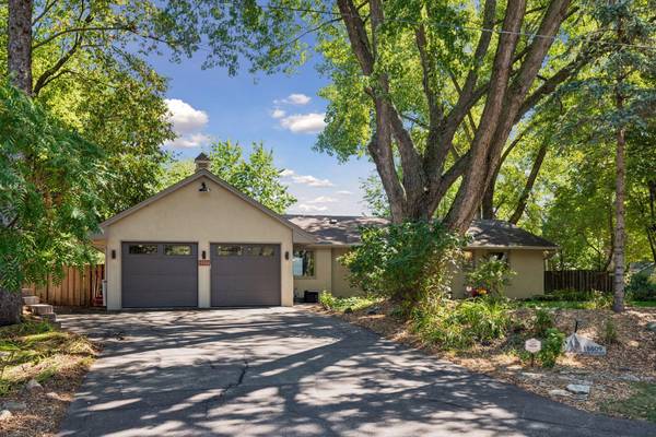 15509 Holdridge RD E, Wayzata, MN 55391