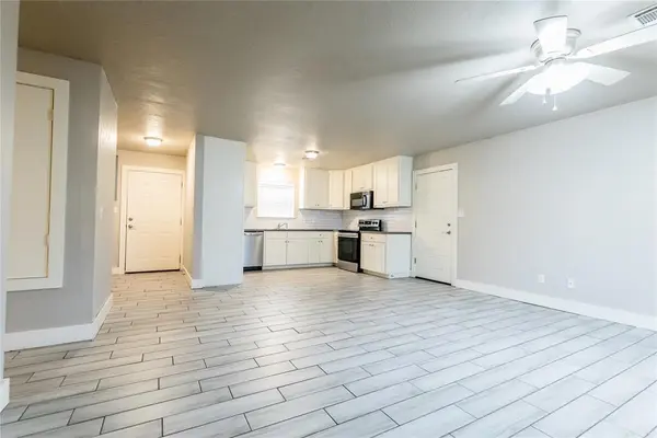 410 Hoover CIR, Elk City, OK 73644