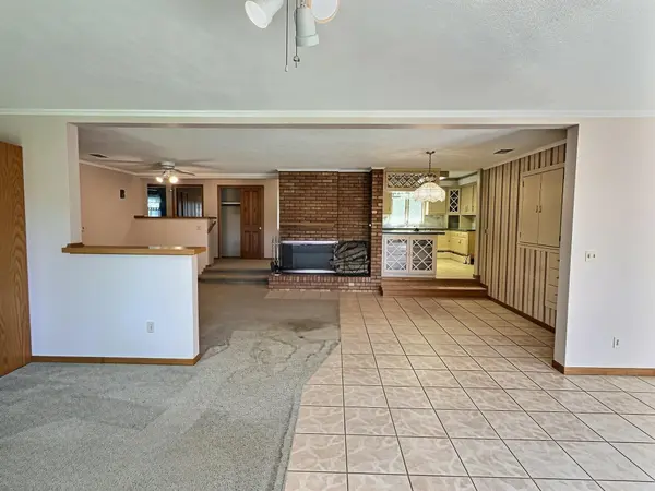 1005 S WEBSTER AVE, Omro, WI 54963