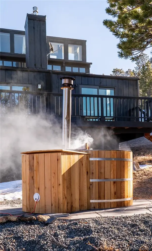 90 Peakview RD, Nederland, CO 80466
