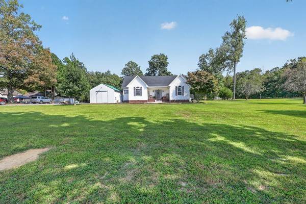 2318 Dobbins Pike, Portland, TN 37148