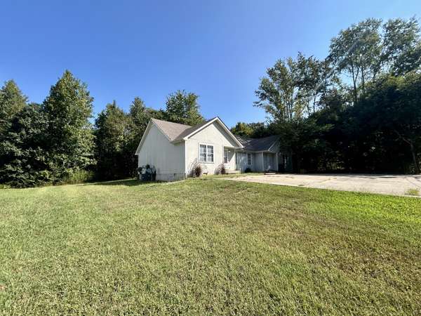 1827 Pinnacle Rd, Pleasant View, TN 37146