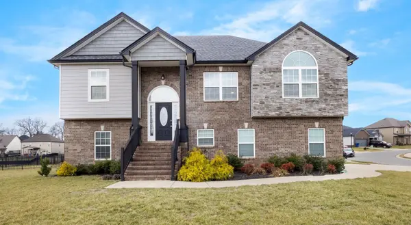 522 Low Country Ct, Clarksville, TN 37042