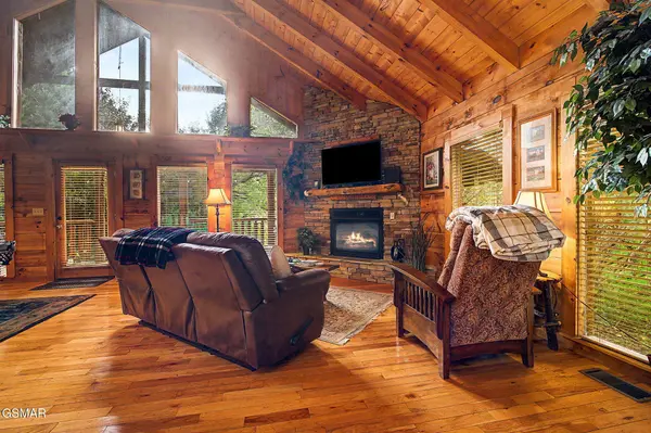 3022 Hatcher Mountain Road, Sevierville, TN 37862