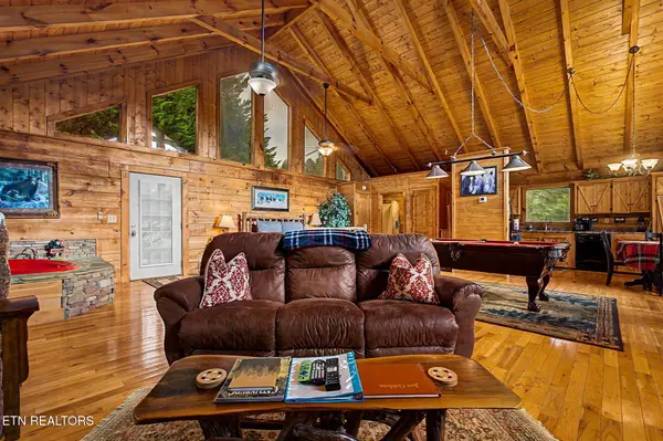 3022 Hatcher Mtn Rd, Sevierville, TN 37862