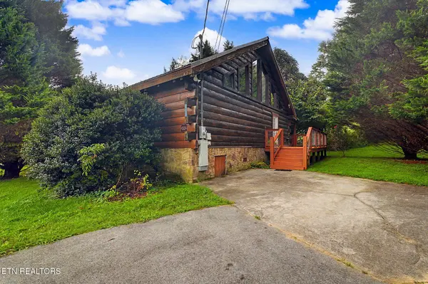 3022 Hatcher Mtn Rd, Sevierville, TN 37862