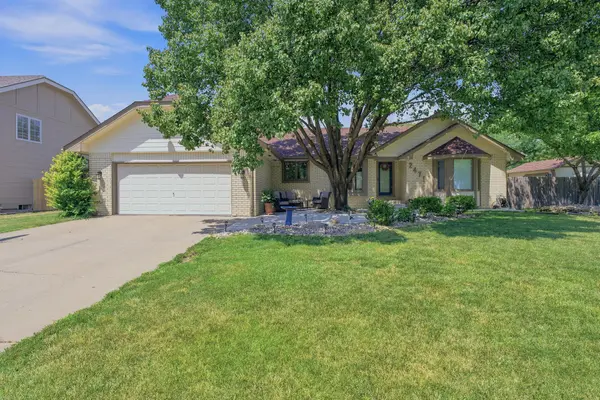 2471 N Winstead Cir, Wichita, KS 67226