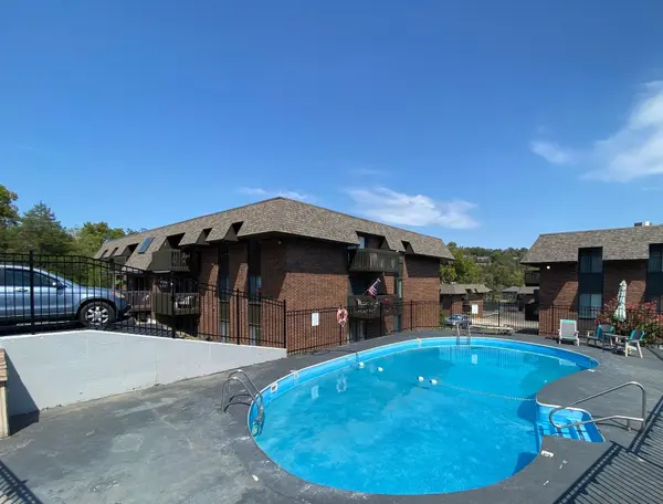 140 Wilshire DR #41, Hollister, MO 65672