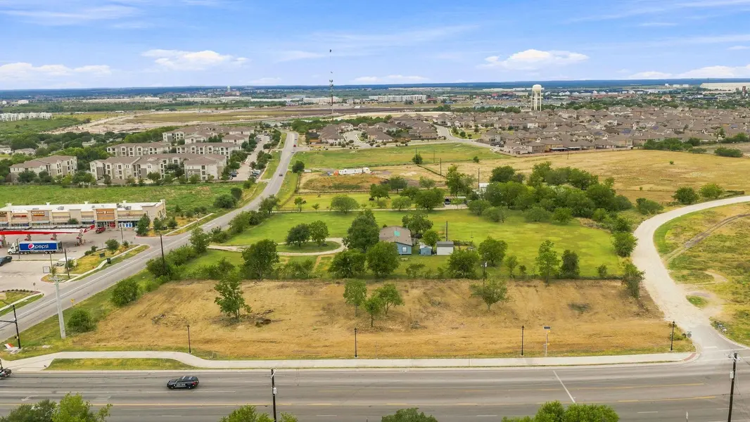 101 Sunflower CIR, Kyle, TX 78640