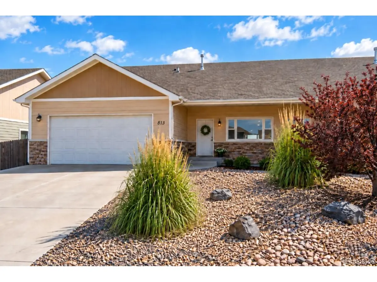 1050 Viewridge, Bennett, CO 80102