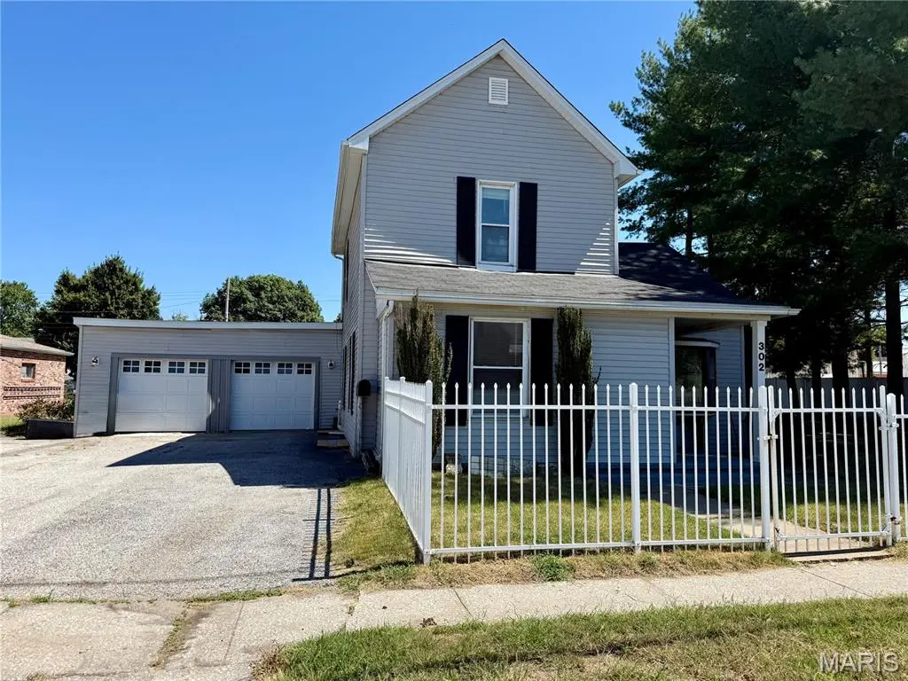 302 Broadway, East Alton, IL 62024