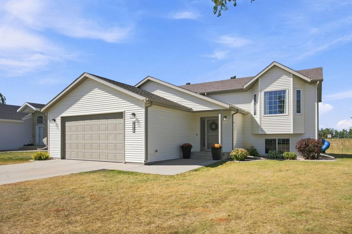 3858 12TH ST W, West Fargo, ND 58078