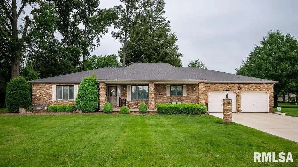 604 E CLARK ST, Marion, IL 62959
