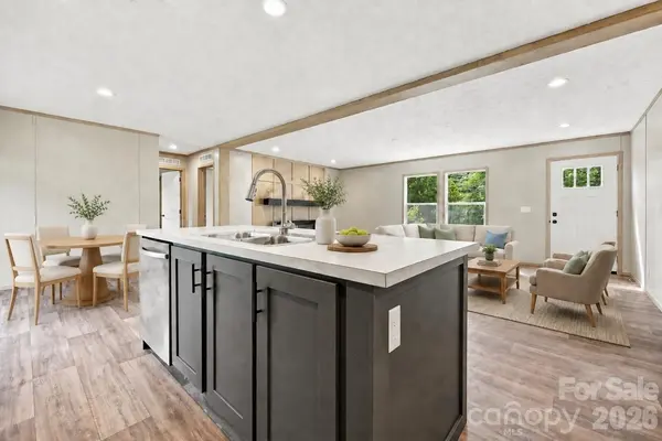 25 Caldwell RD, Waynesville, NC 28786