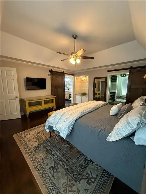 12317 Walmer ST, Overland Park, KS 66209