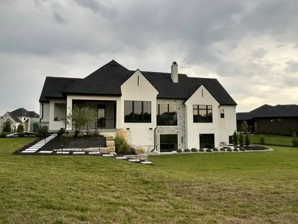 12007 W 173rd TER, Overland Park, KS 66221